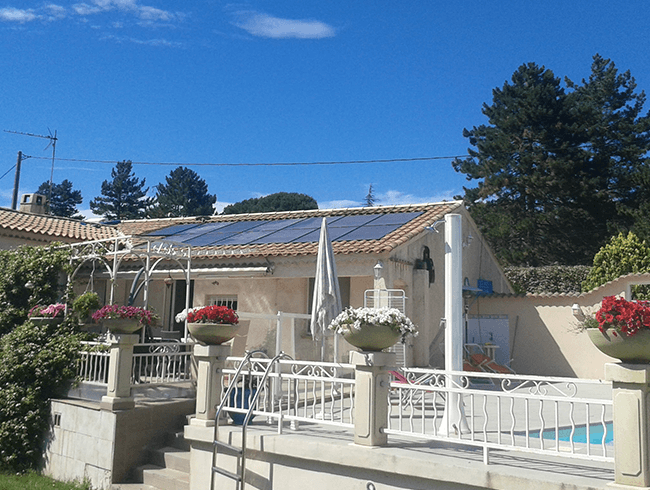 photo-installation-DualSun-chauffage-piscine-panneaux-solaires-hybrides-thermique