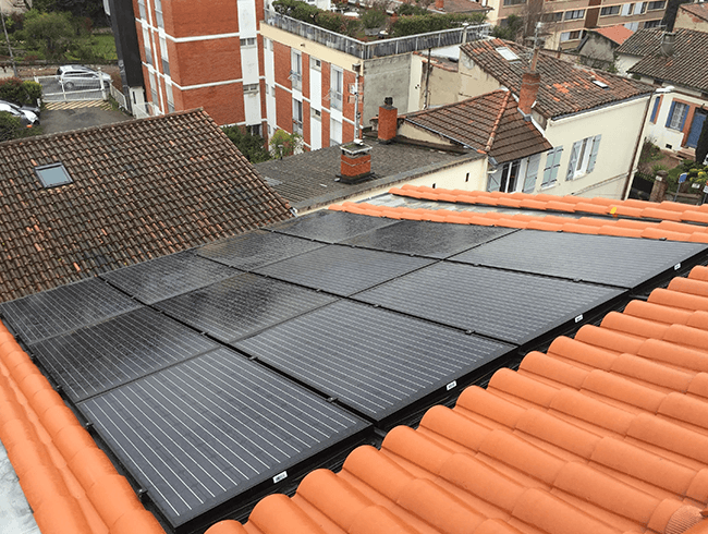 photo-installation-maison-toulouse-panneaux-solaires-hybrides-DualSun-2