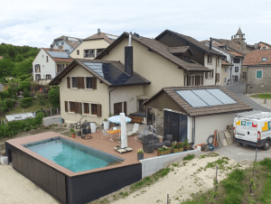 photo-installation-panneaux-solaire-DualSun-chauffage-piscine