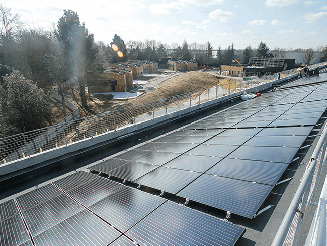 photo-installation-panneaux-solaires-DualSun-Lycée