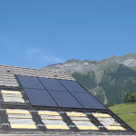 photo-installation-panneaux-solaires-thermiques-photovoltaîque-DualSun-montagne-5